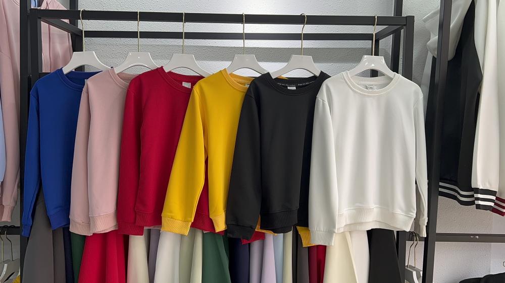 Kids Regular Shoulder Twill Cotton-Like Crew Sweatshirt (Size runs small by one size)