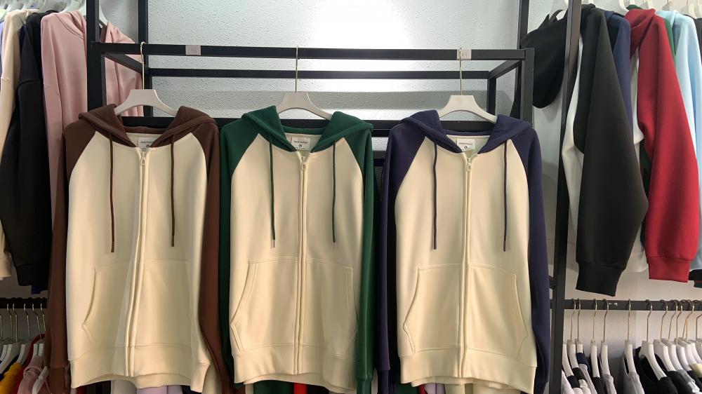 Fleece Hooded Colorblock Zipper Sweatshirt (400g Silver Fox Fleece)